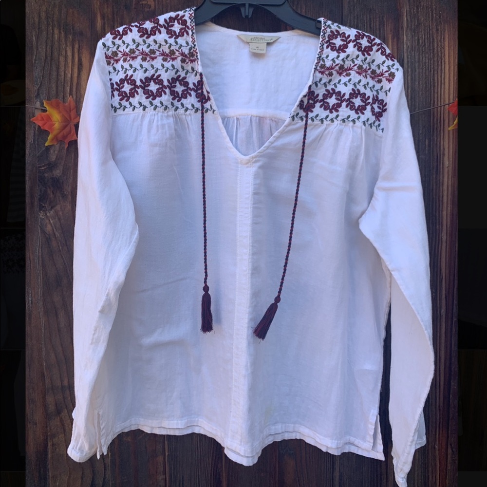 Natural Reactions long sleeves embroidered blouse